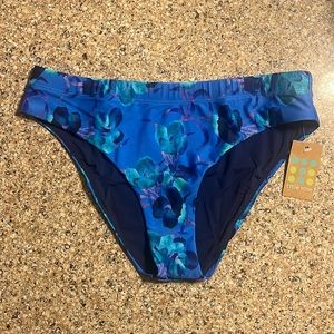 NWT Title Nine Genie Bikini Bottom, Chili Blossom pattern, size small